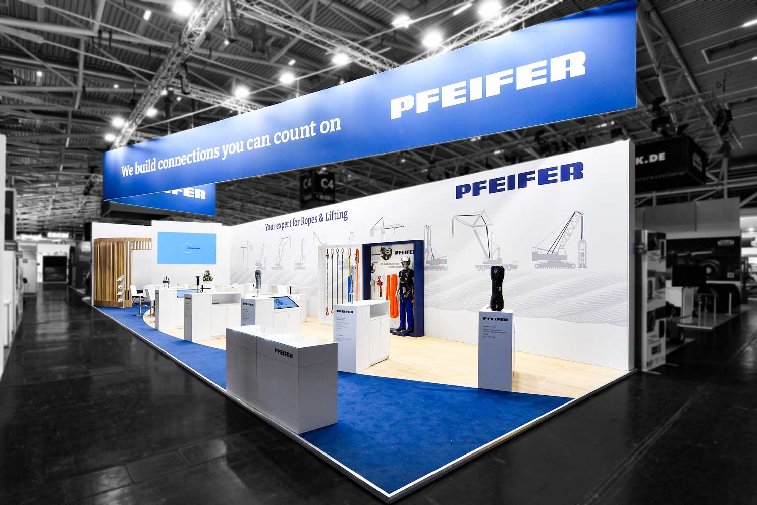 Pfeifer – Innovative Exhibition Stand Construction with Strong Structures